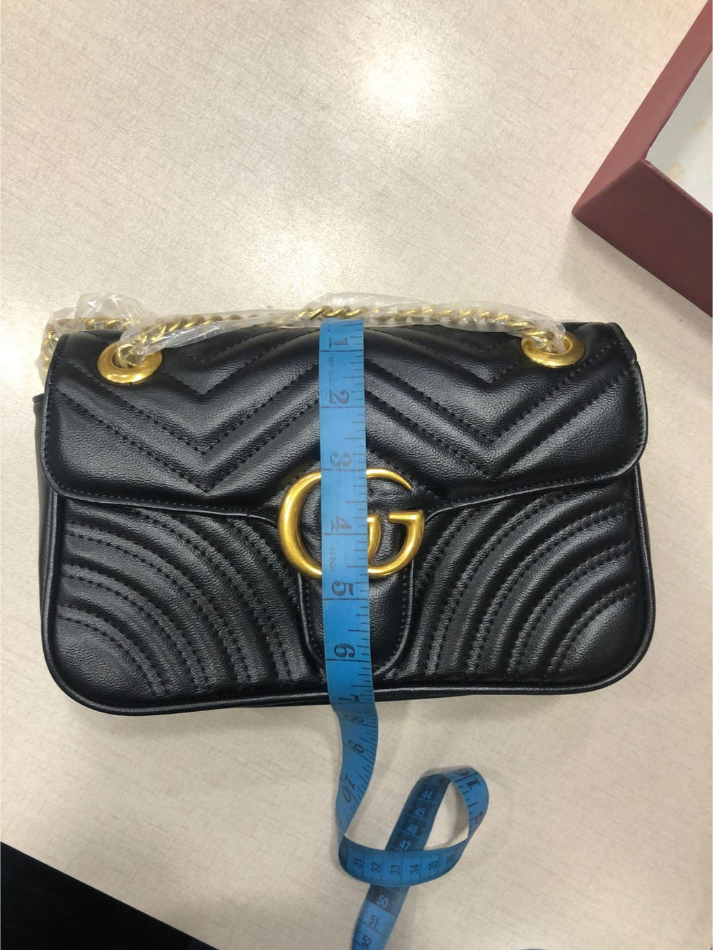 Luxury Gucci Matelassé Crossbody Bag – Stylish Black Chevron Shoulder Purse | Elegant Designer Handbag for Women